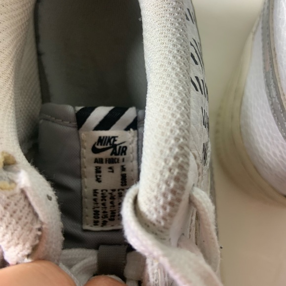 Nike Air Force 1 Size 4Y Kids White and reflective silver boys or girls sneaker - Picture 7 of 11